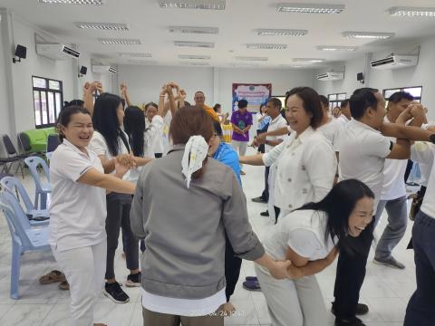 โครงการฝึกอบรมปฏิบัติธรรมเพื่อเสริมสร้างคุณธรรมจริยธรรม