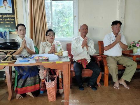 ทำบุญแห่เทียนเข้าพรรษา