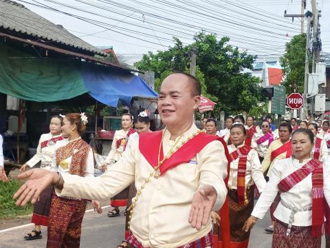 ทำบุญแห่เทียนเข้าพรรษา